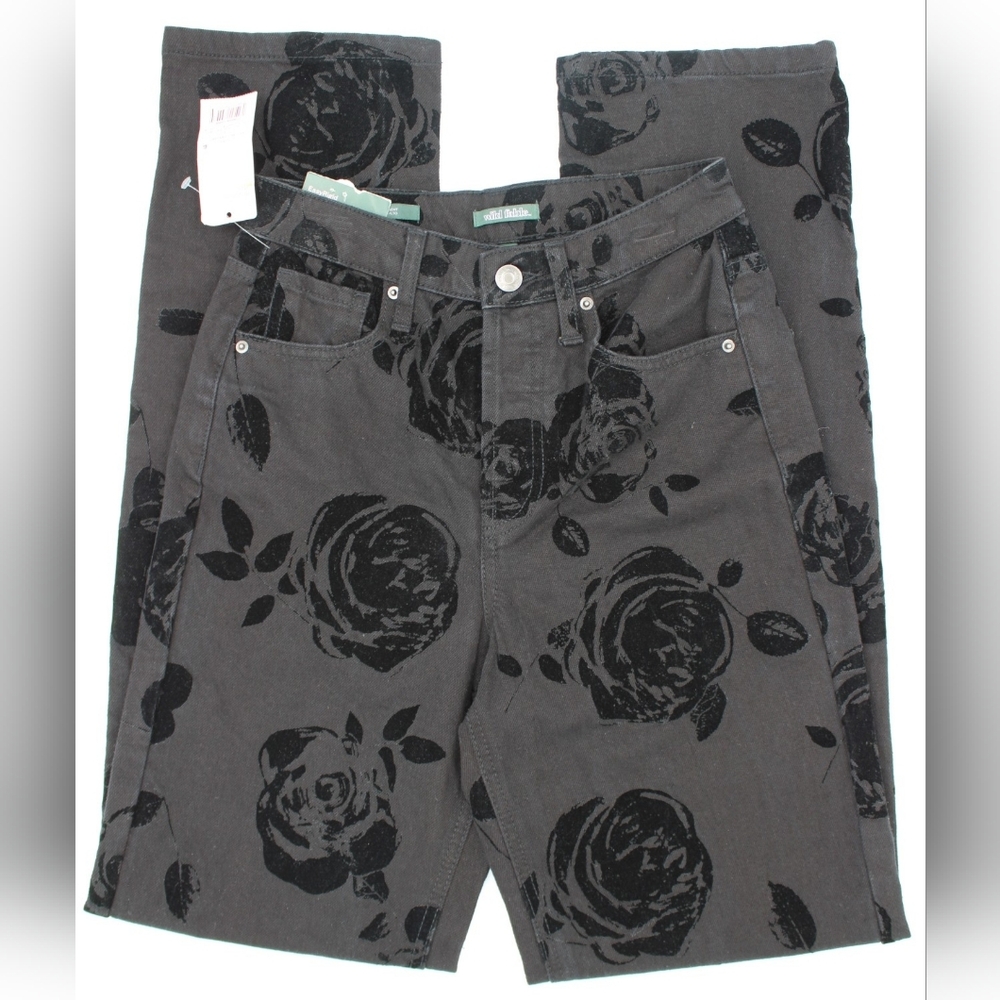 NWT Wild Fable Black Velvet Floral High Rise Straight Jeans – Size 00